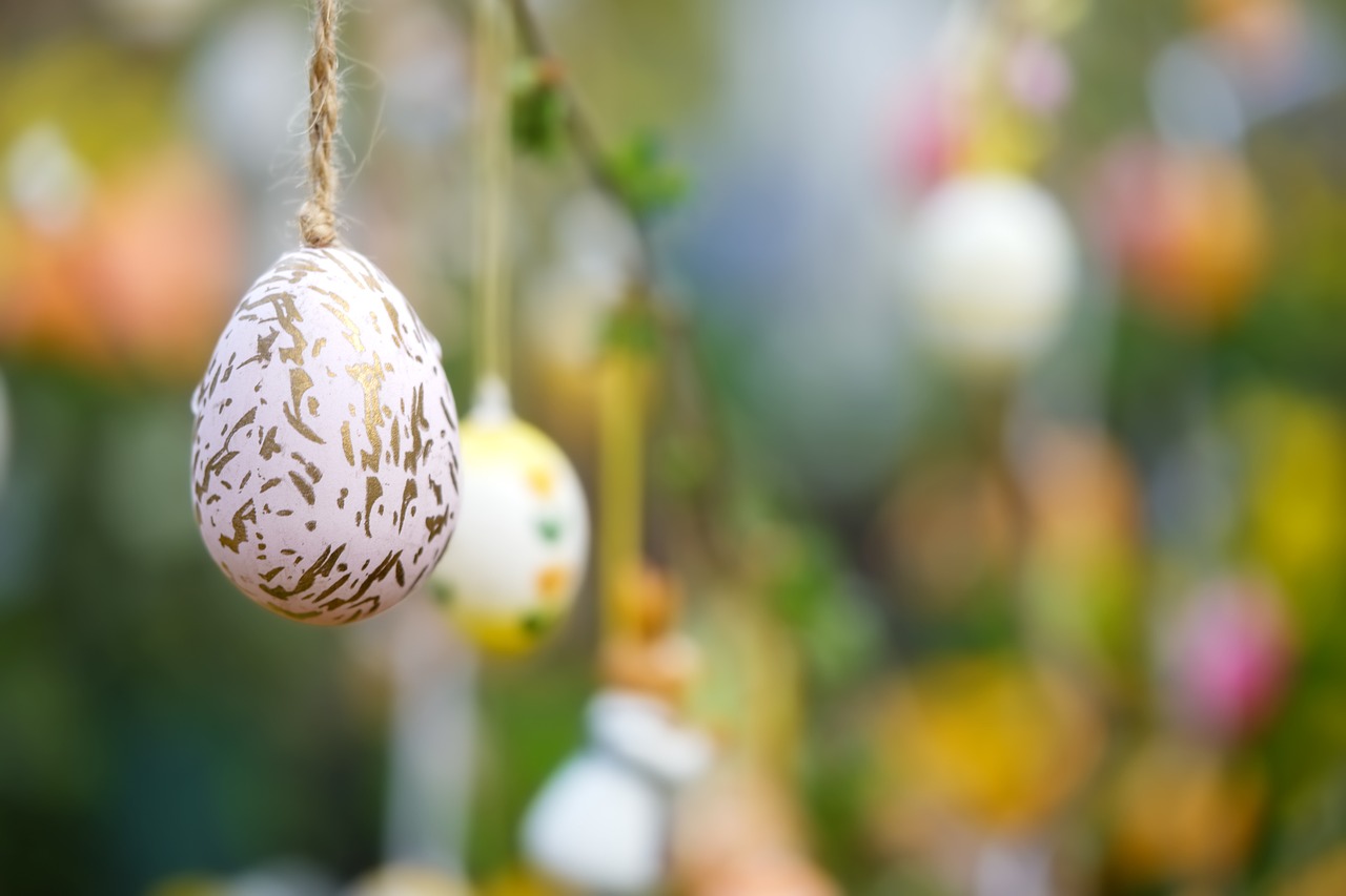 easter eggs 7126346 1280